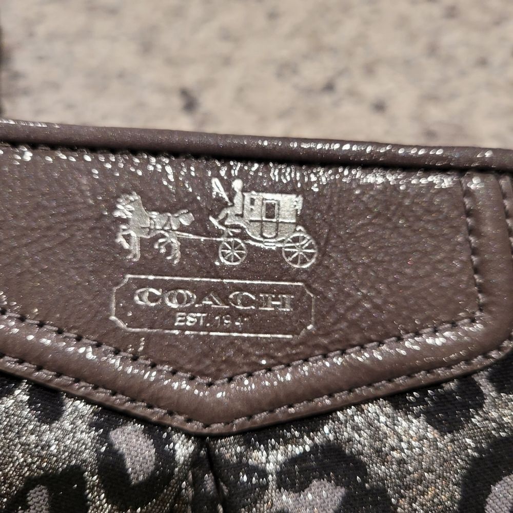 Coach Wristlet Leopard Print Silver Gray Sparkle New - Picture 2 of 5